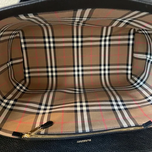 Burberry Black Leather Tote Bag Brand New - Picture 6 of 9